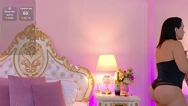 Snapshot of EvaRoah chatting on June 19, 2026, 12:00 pm EvaRoah online show from June 19, 2026, 12:00 pm
