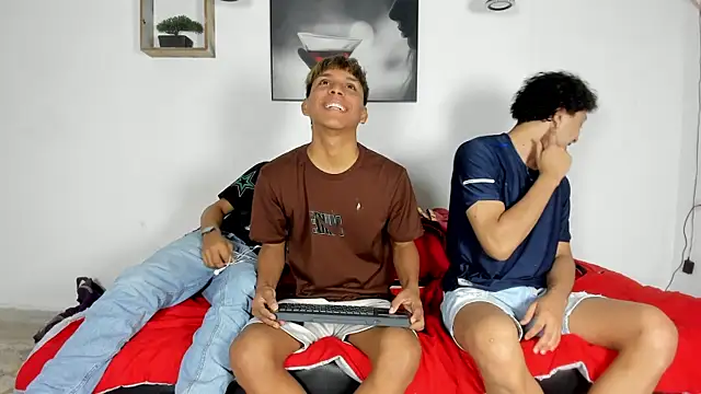 tyler twink boy online show from August 7, 2026, 1:39 pm