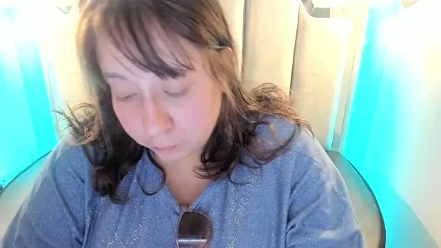  Emily rosee  online show from September 19, 2025, 11:14 am