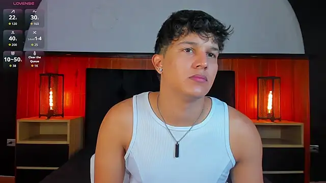 Leo Savage  online show from June 8, 2026, 4:35 am