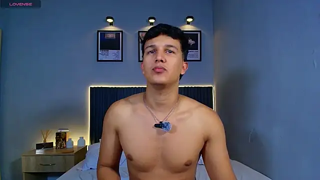 Leo Savage  online show from July 22, 2026, 3:08 am