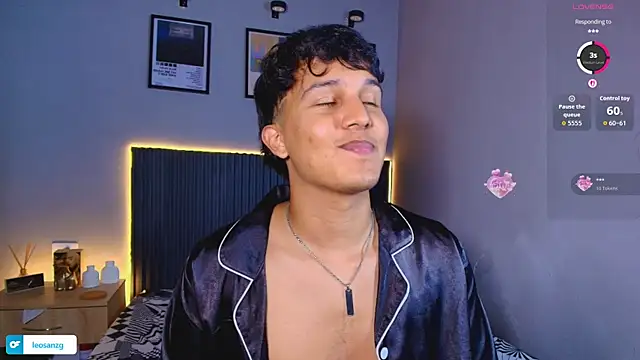 Leo Savage  online show from August 3, 2026, 9:04 am