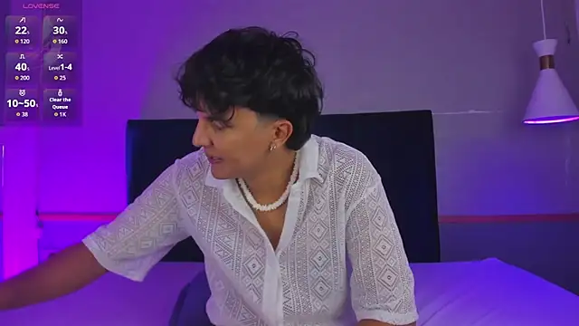 Leo Savage  online show from September 30, 2025, 3:23 am