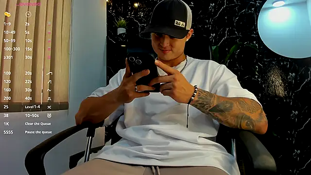 Alexander ferre online show from October 6, 2025, 2:29 pm