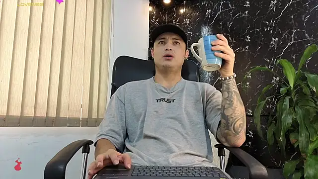 Alexander ferre online show from February 16, 2026, 1:32 pm