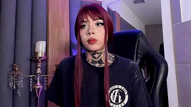 misstomie  online show from September 17, 2025, 9:39 pm