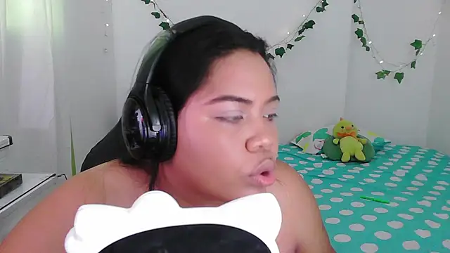 Juicy elenxx online show from June 17, 2026, 8:52 pm