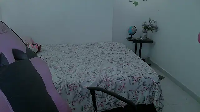 Juicy elenxx online show from October 5, 2025, 6:09 pm