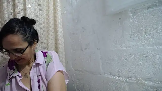 gabbyparker  online show from October 11, 2025, 10:49 am