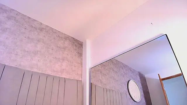 karla-ruiz online show from October 19, 2025, 7:27 pm