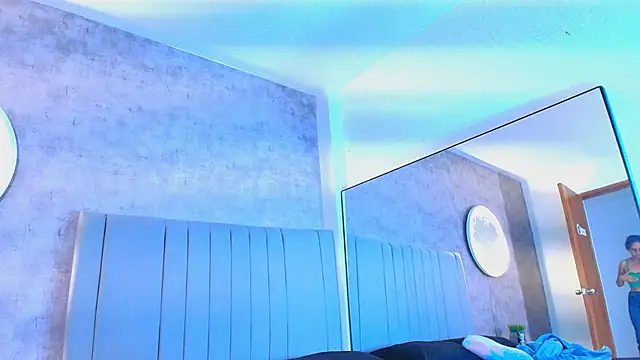 karla-ruiz online show from November 10, 2025, 7:08 pm