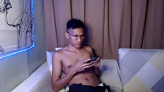 fantasy davidxx online show from October 5, 2025, 11:34 am