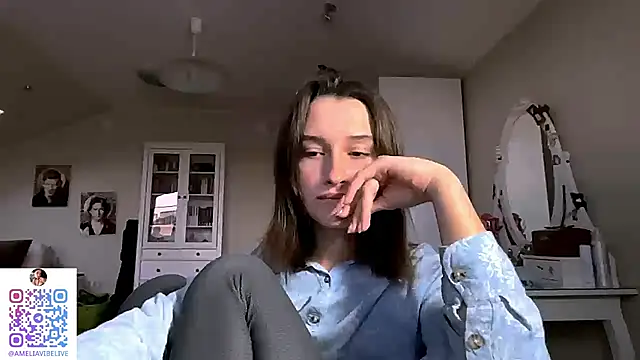 DarlineBrustera online show from October 6, 2025, 2:40 pm