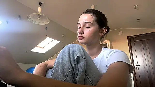 DarlineBrustera online show from September 11, 2025, 2:28 pm