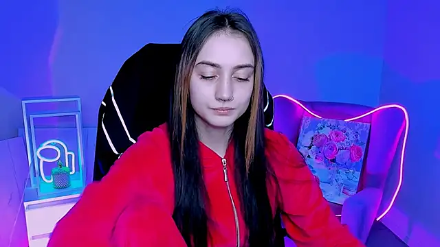 olivianorton online show from October 15, 2025, 2:36 pm