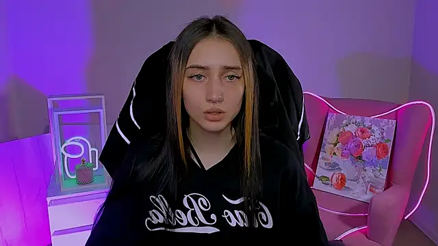 olivianorton online show from October 16, 2025, 1:08 pm