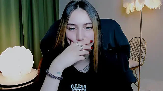 olivianorton online show from September 29, 2025, 3:39 pm