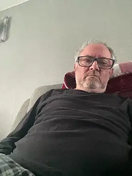 Snapshot of naughtygrandad1 chatting on March 5, 2026, 7:49 am naughtygrandad1 online show from March 5, 2026, 7:49 am