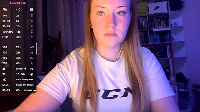 PandaFluff online show from September 11, 2025, 7:14 pm