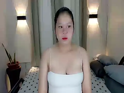 avery in paradisexx online show from October 9, 2025, 8:48 am