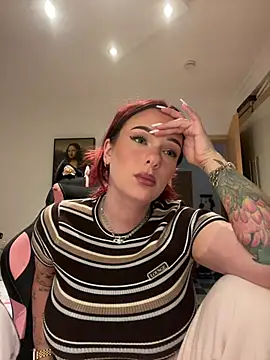 OliviaaFischer online show from June 17, 2026, 6:29 pm