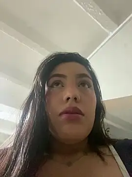 RenataLeclair online show from June 25, 2026, 4:23 pm