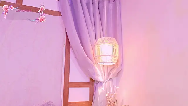 Snapshot of RenataLeclair chatting on June 1, 2026, 4:06 pm RenataLeclair online show from June 1, 2026, 4:06 pm