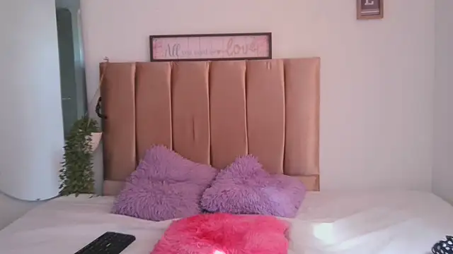 Luna lan online show from January 11, 2026, 8:16 pm