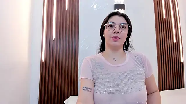 CarolinaMejia online show from September 23, 2025, 2:46 pm