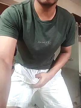 COme8989 online show from February 11, 2026, 12:05 pm