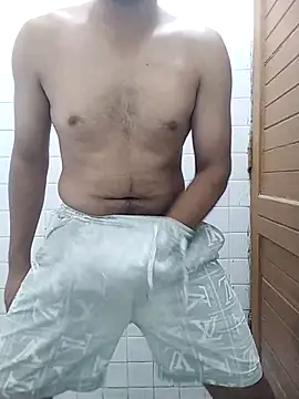 COme8989 online show from February 9, 2026, 12:14 pm