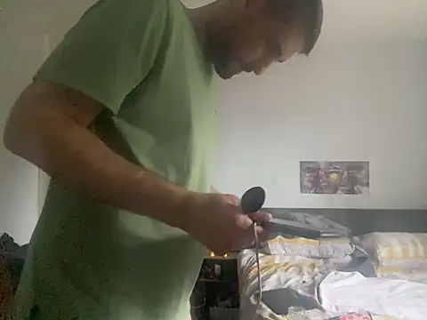 Snapshot of gman1922 chatting on October 9, 2025, 3:12 pm gman1922 online show from October 9, 2025, 3:12 pm