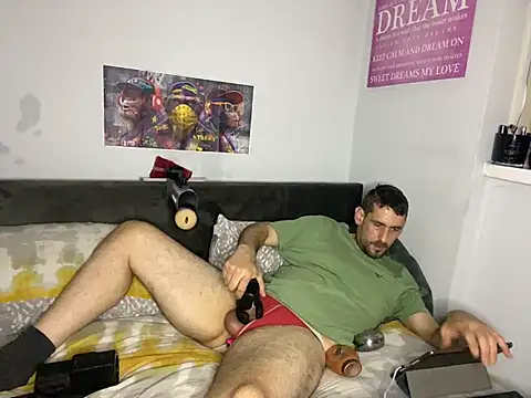 Snapshot of gman1922 chatting on October 9, 2025, 1:39 am gman1922 online show from October 9, 2025, 1:39 am