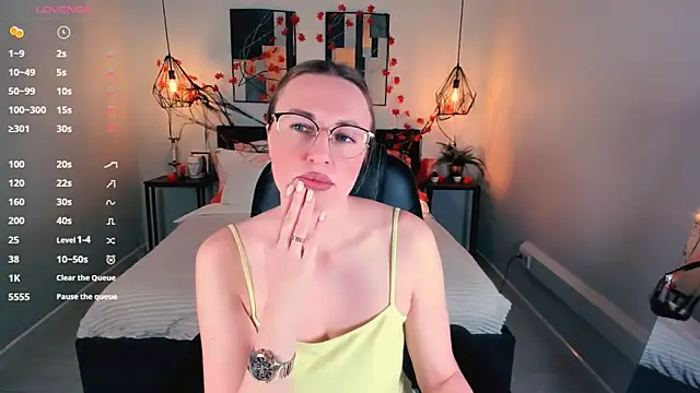 Lexi terele online show from October 30, 2025, 6:44 am