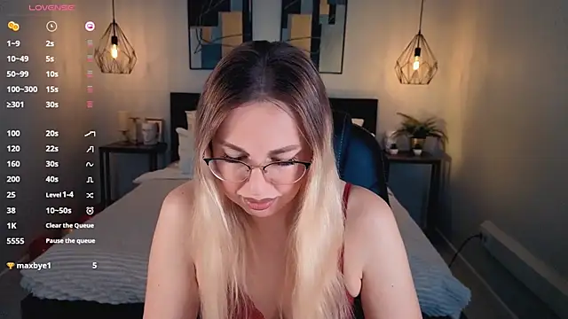 Lexi terele online show from October 12, 2025, 6:48 am