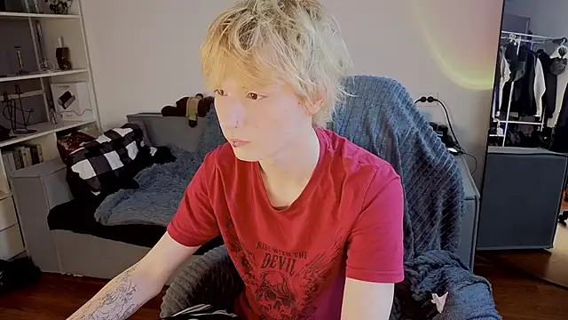 Your avatar online show from October 7, 2025, 12:39 pm