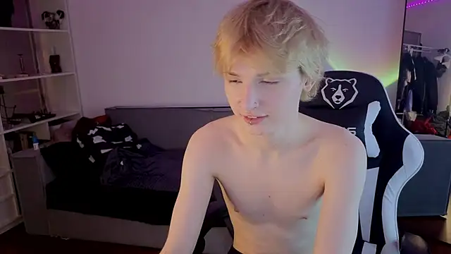 Your avatar online show from October 2, 2025, 8:34 pm