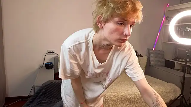 Your avatar online show from September 14, 2025, 2:12 am