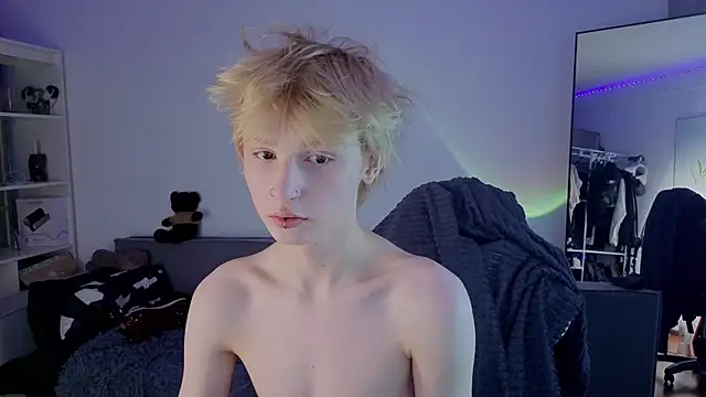 Your avatar online show from October 5, 2025, 11:17 pm