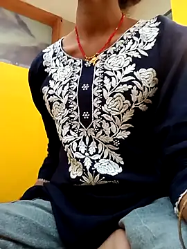 priyastrip314 online show from October 8, 2025, 8:38 am