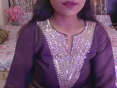 hoty-priya online show from February 15, 2026, 7:51 am
