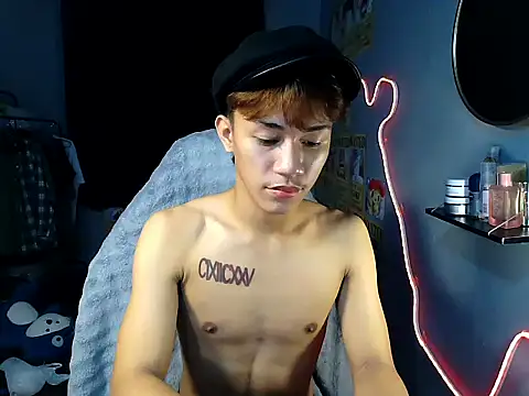 naughtyboyloy 0 online show from July 15, 2026, 8:32 am