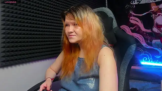 Nora lovvvv online show from September 25, 2025, 10:10 am