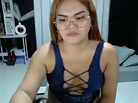 KylieSmith online show from December 15, 2025, 4:57 pm