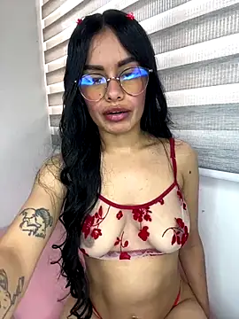 Melissa coch online show from December 4, 2025, 4:39 pm