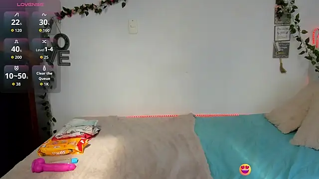 sofia-belle online show from May 11, 2026, 1:56 pm