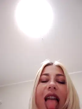 Snapshot of evakisimovareal chatting on October 7, 2025, 4:08 pm evakisimovareal online show from October 7, 2025, 4:08 pm