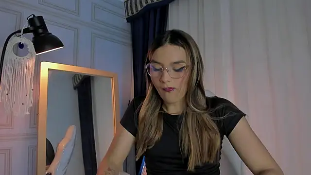 Doll Isa  online show from September 14, 2025, 7:14 pm