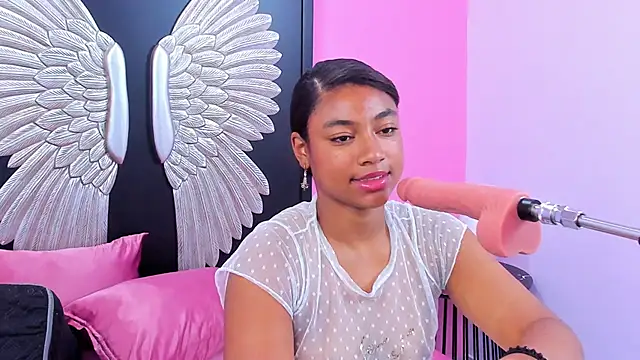 Laraebony  online show from September 27, 2025, 1:28 pm