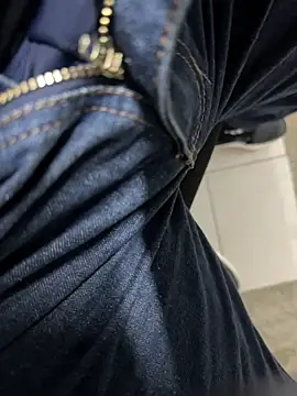 Snapshot of Xarkomm chatting on February 24, 2026, 11:27 pm Xarkomm online show from February 24, 2026, 11:27 pm